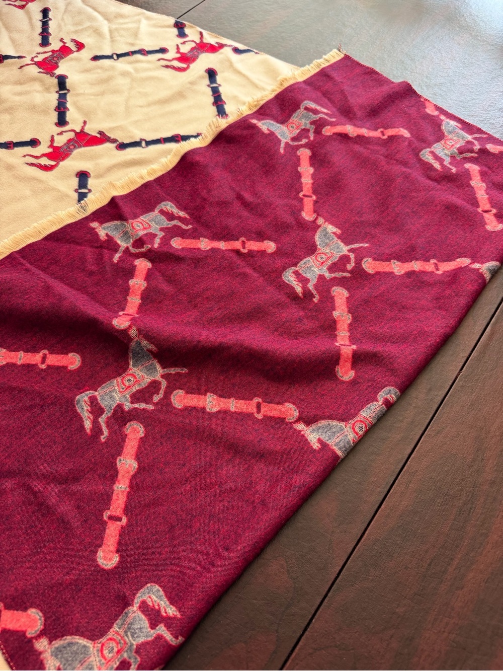 Beige and Red Equestrian scarf - Picture 7 of 10